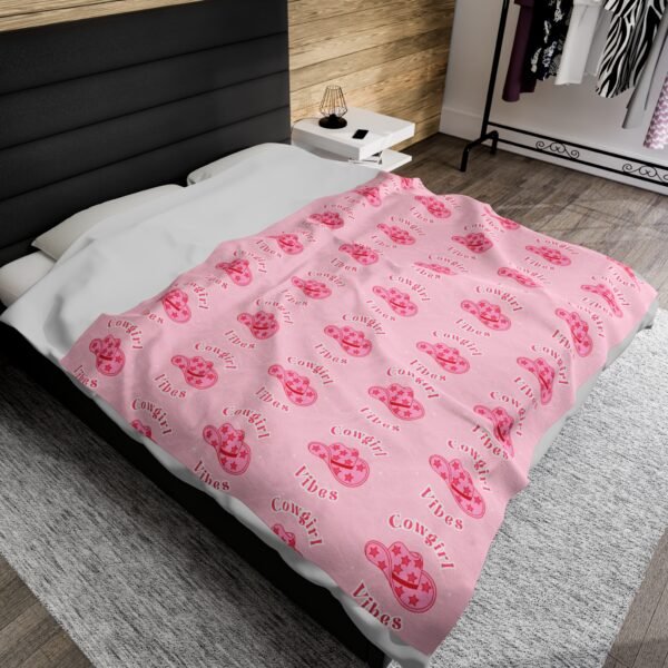Cowgirl Velveteen Blanket, Pink Plush Throw for Girls - Western Theme Cozy Bedding, Home Decor, Gift Idea, Cowgirl Bedroom Decor, Kids - Image 4