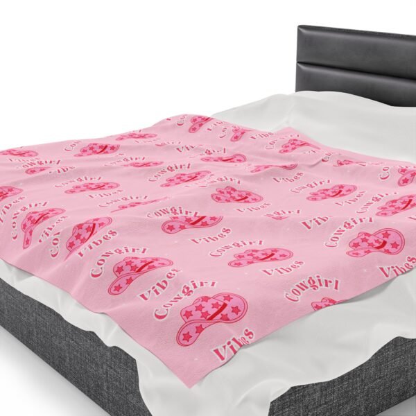 Cowgirl Velveteen Blanket, Pink Plush Throw for Girls - Western Theme Cozy Bedding, Home Decor, Gift Idea, Cowgirl Bedroom Decor, Kids - Image 7